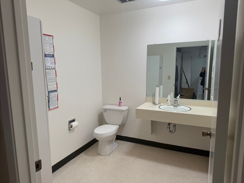 More Photos Of 1717 Seabright Ave, Santa Cruz Office For Lease