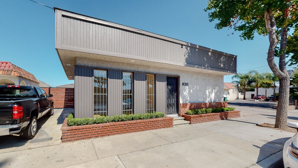 Primary Photo Of 8311 Rosecrans Ave, Paramount Light Manufacturing For Lease