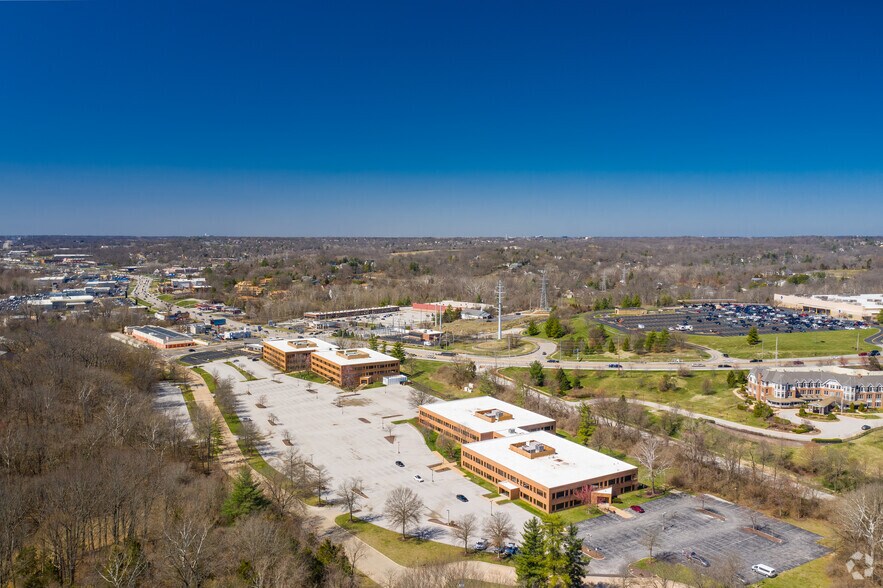 More Photos Of 13545 Barrett Parkway Dr, Ballwin Office For Lease