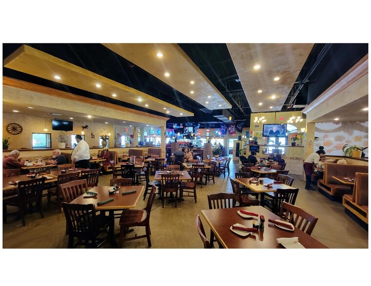 More Photos Of 920 N Earl Rudder Fwy, Bryan Restaurant For Sale