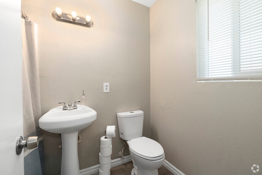 More Photos Of 82451 John Nobles Ave, Indio Apartments For Sale