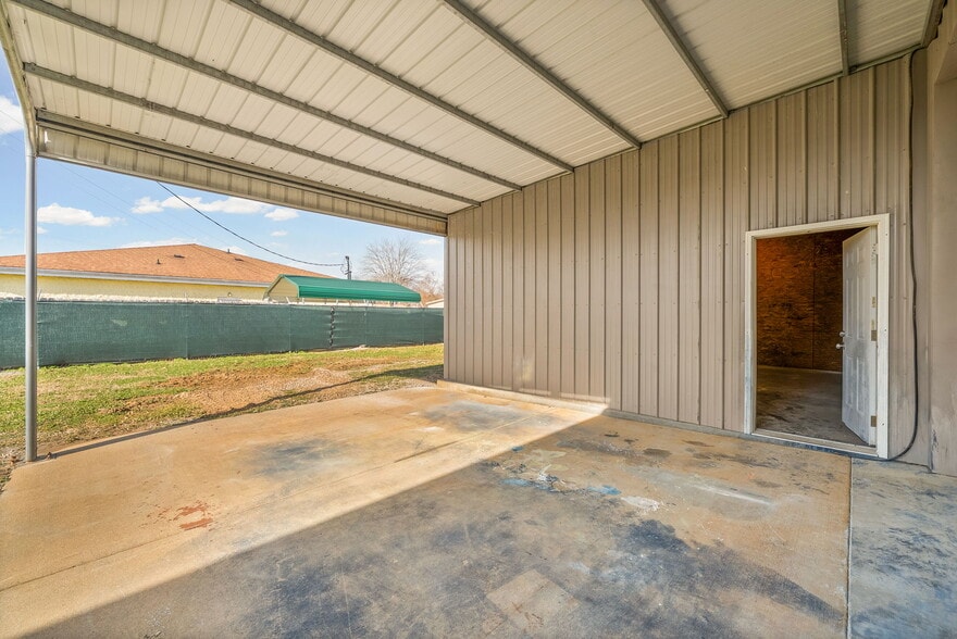 More Photos Of 1811 Alpine Dr, Clarksville Light Manufacturing For Lease