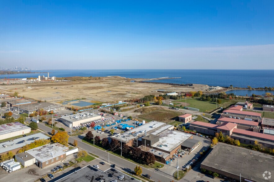 More Photos Of 880 Rangeview Rd, Mississauga Manufacturing For Lease