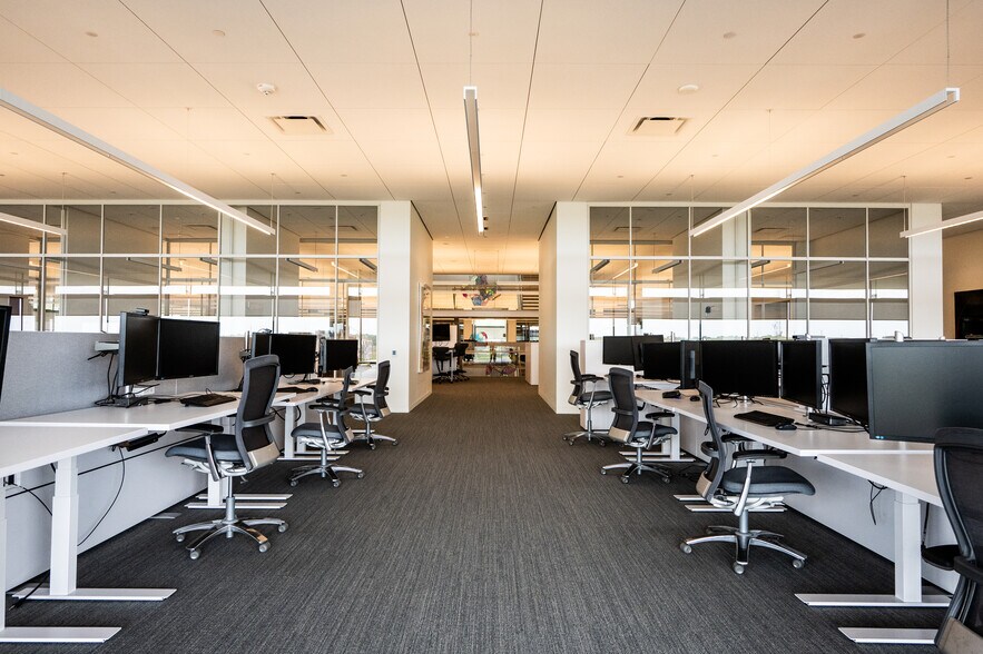 More Photos Of 1459 Grand Ave, Des Moines Office For Lease