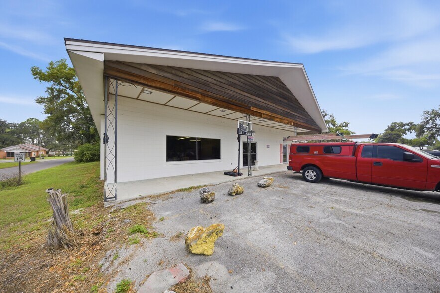 More Photos Of 120 N Main St, Bushnell Office Residential For Sale