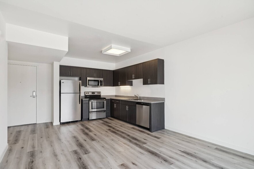 More Photos Of 300 S Santa Fe Ave, Los Angeles Apartments For Lease