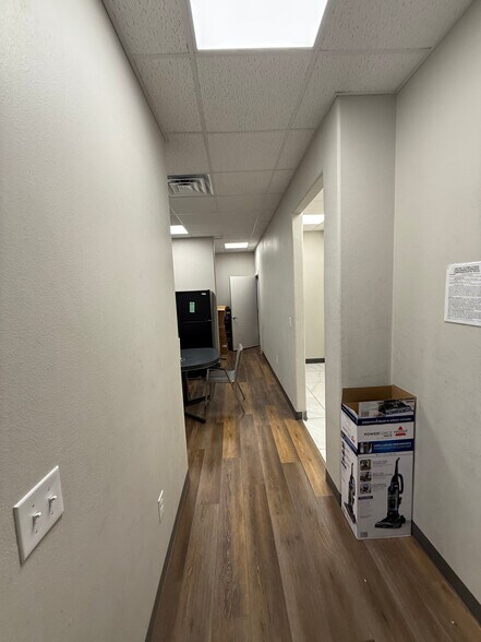 More Photos Of 905 3rd St, Marble Falls Storefront Retail Office For Sale