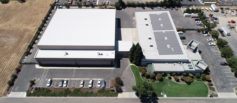 More Photos Of 900 Wakefield Dr, Oakdale Industrial For Sale