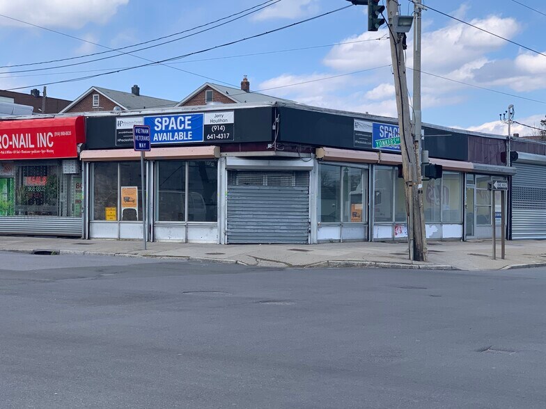 Primary Photo Of 579-585 Central Park Ave, Yonkers Storefront For Lease