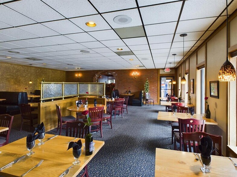 More Photos Of 234 E 1st St, Powell Hotel For Sale