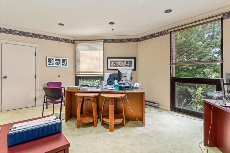 More Photos Of 130 Western Ave, South Portland Freestanding For Sale