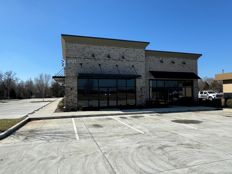More Photos Of 2121 NW Broad St, Murfreesboro Storefront Retail Office For Lease