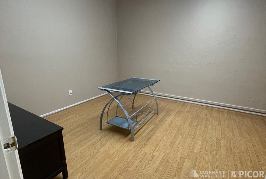 More Photos Of 8230 E Broadway Blvd, Tucson Medical For Sale