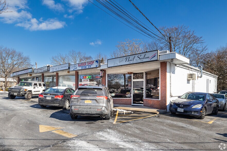 More Photos Of 409-419 Lake Ave, Nesconset Freestanding For Lease