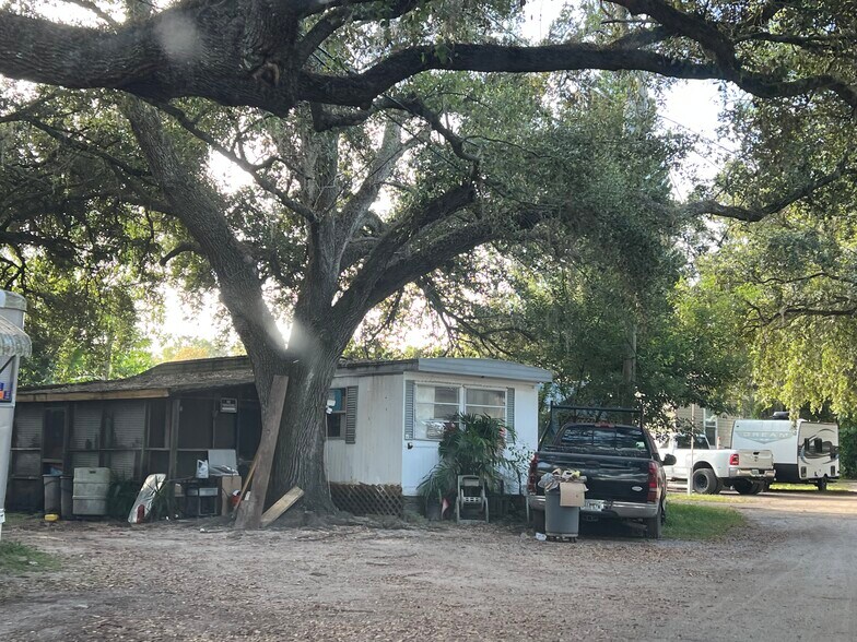 More Photos Of 8601 E Sligh Ave, Tampa Multifamily For Sale