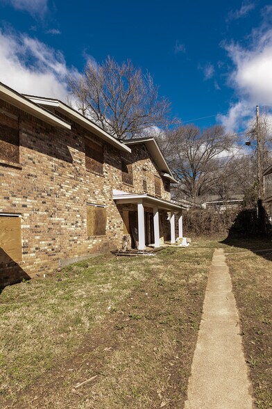 More Photos Of 3081 St. Charles Dr, Memphis Apartments For Sale