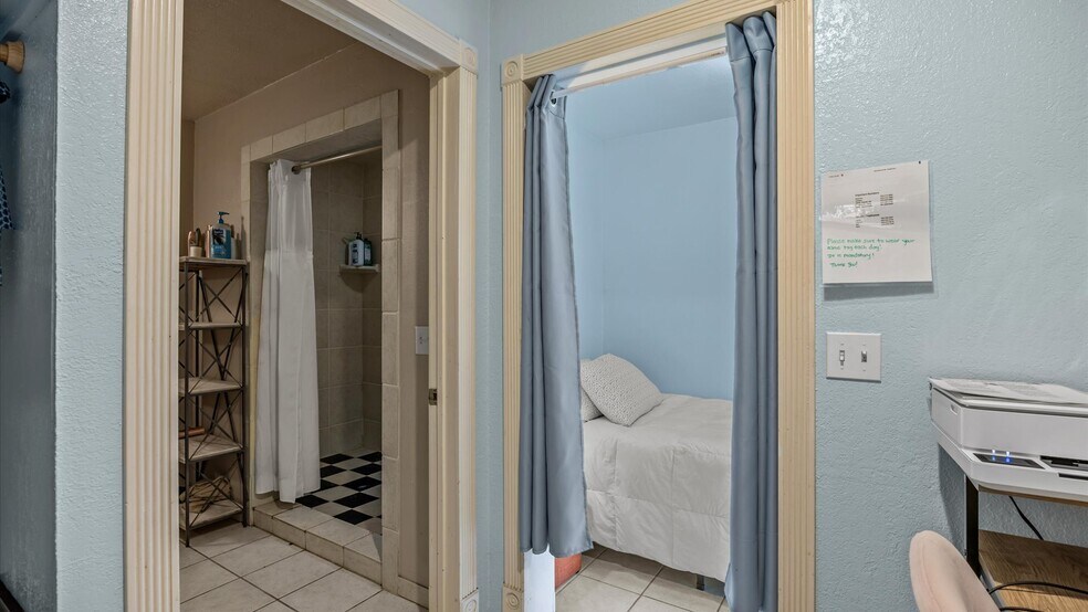 More Photos Of 118 6TH Ave, Ouray Hotel For Sale