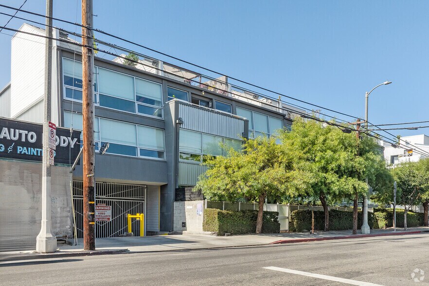 Primary Photo Of 615 Hampton Dr, Venice Apartments For Sale