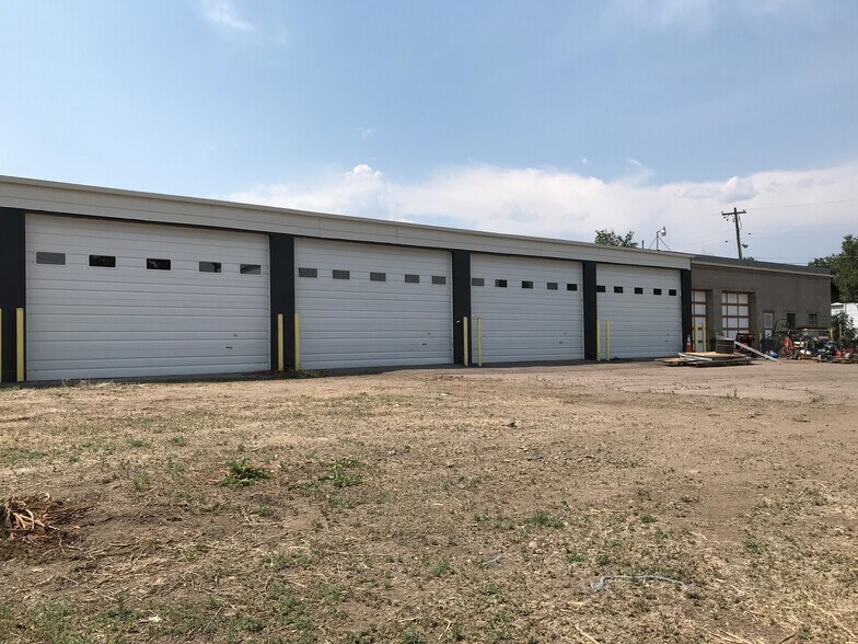 More Photos Of 2706 W Union Ave, Englewood Warehouse For Lease
