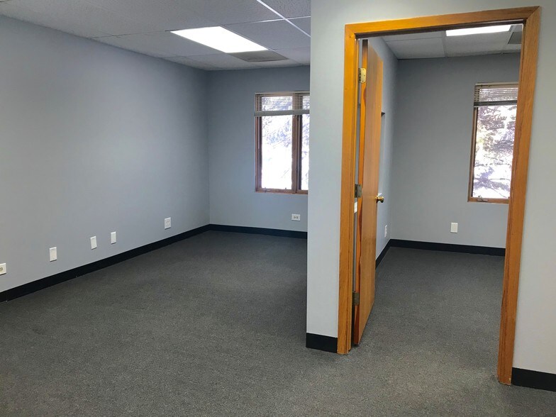 More Photos Of 906 Lacey Ave, Lisle Office For Lease