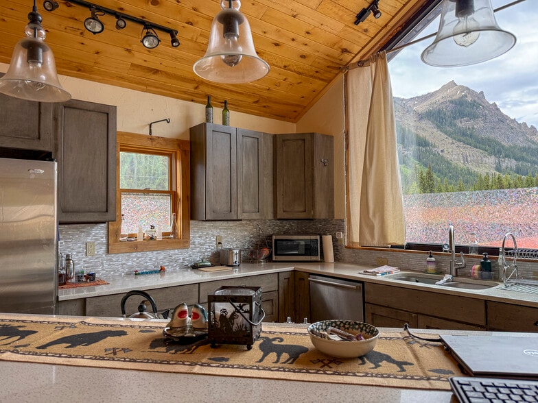 More Photos Of 113 Main St W, Cooke City Hotel For Sale