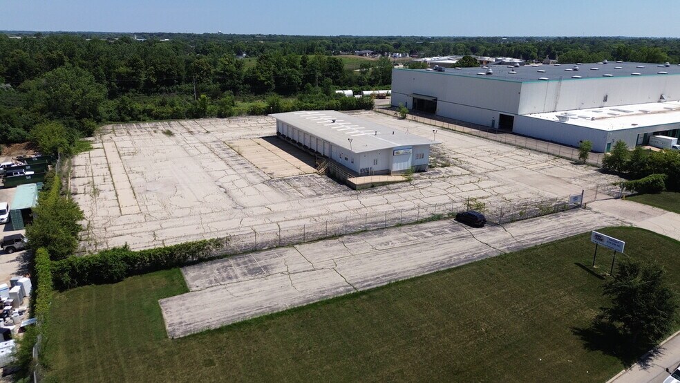 More Photos Of 6650 N Industrial Rd, Milwaukee Truck Terminal For Sale