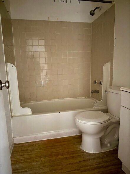 More Photos Of 1748 Eastern Ave, Baltimore Flex For Sale