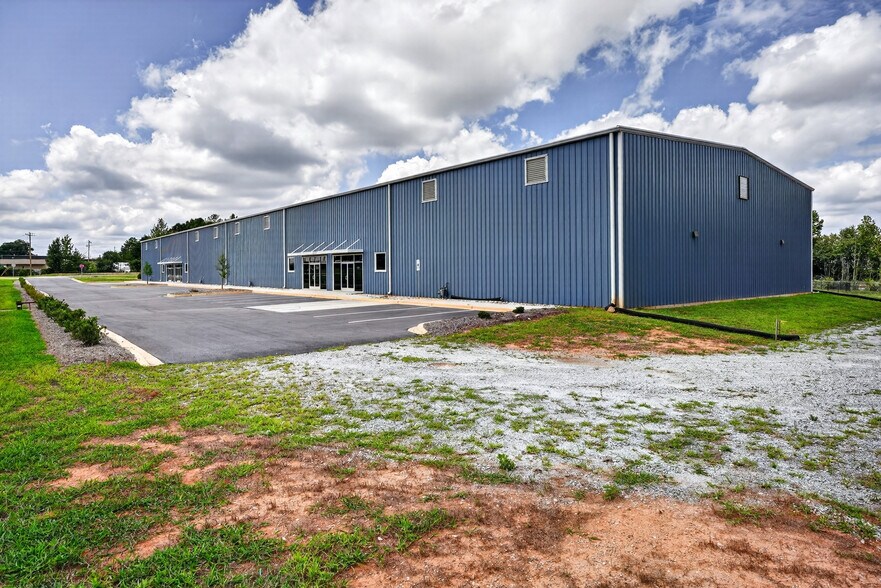More Photos Of 121 Osage dr, Greenville Warehouse For Sale