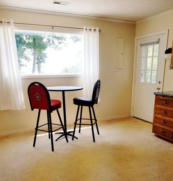 More Photos Of 250 Sunset Hills Dr, Sunrise Beach Storefront Retail Office For Sale