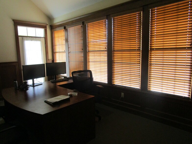 More Photos Of 23 Forry St, Newark Office Residential For Lease