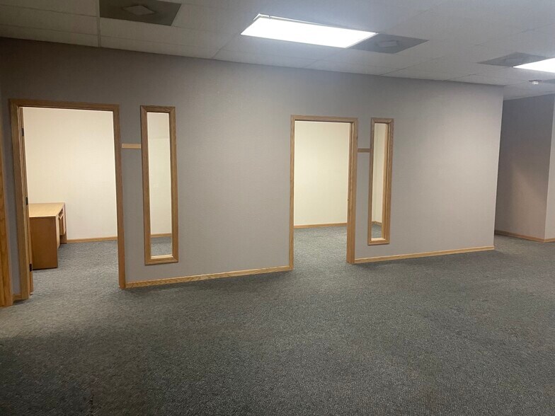 More Photos Of 1603 Main St, Winfield General Retail For Sale