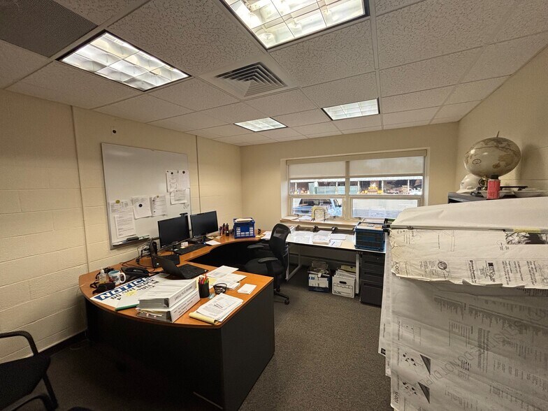 More Photos Of 1654 King St, Enfield Office For Lease