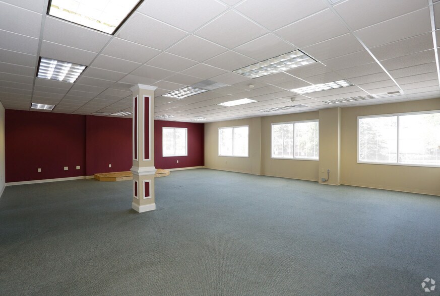 More Photos Of 2395 Wall St SE, Conyers Office For Lease