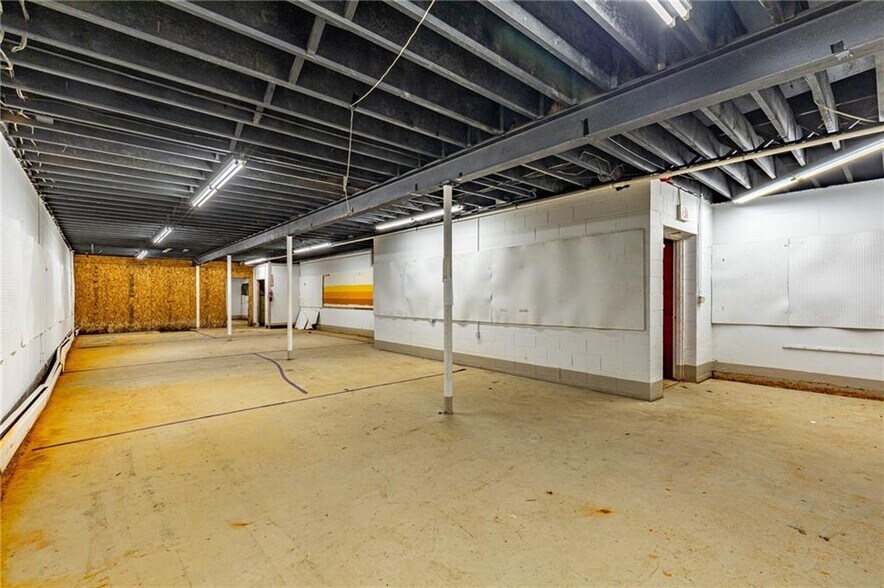 More Photos Of 2195 Monroe Ave, Rochester Freestanding For Sale
