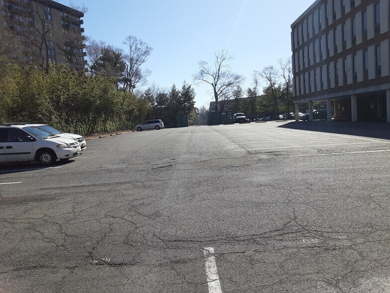 More Photos Of 6121 Lincolnia Rd, Alexandria Office For Lease