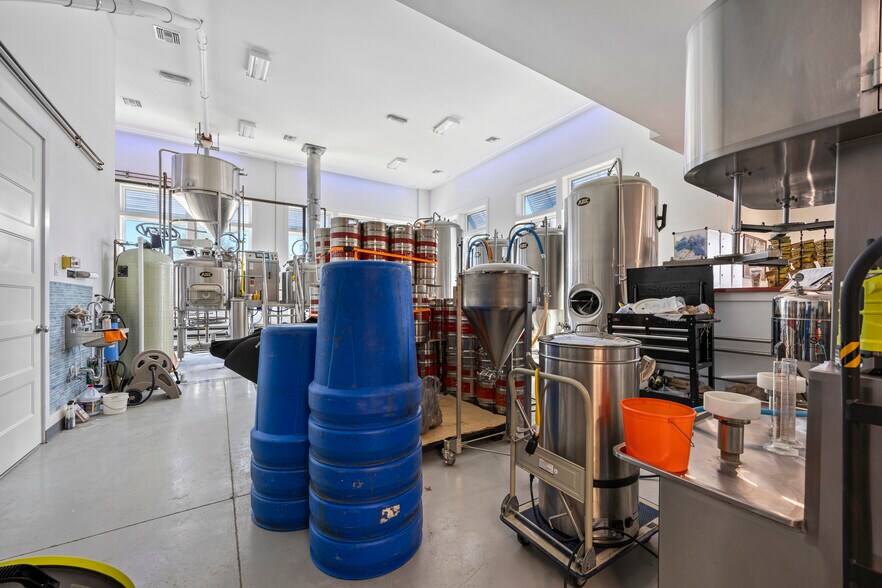 More Photos Of 691 A1A Beach Blvd, Saint Augustine General Retail For Sale