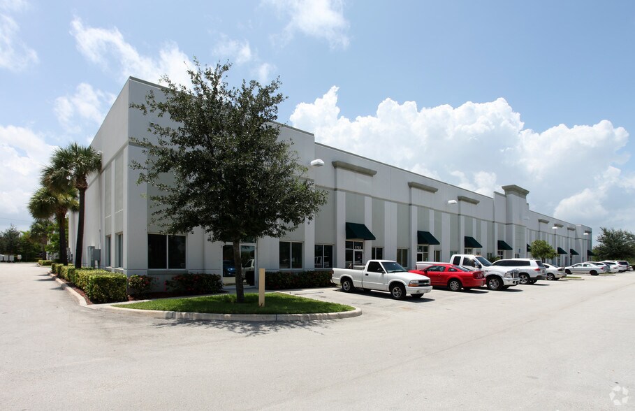 Primary Photo Of 2721-2737 NW 19th St, Pompano Beach Warehouse For Lease