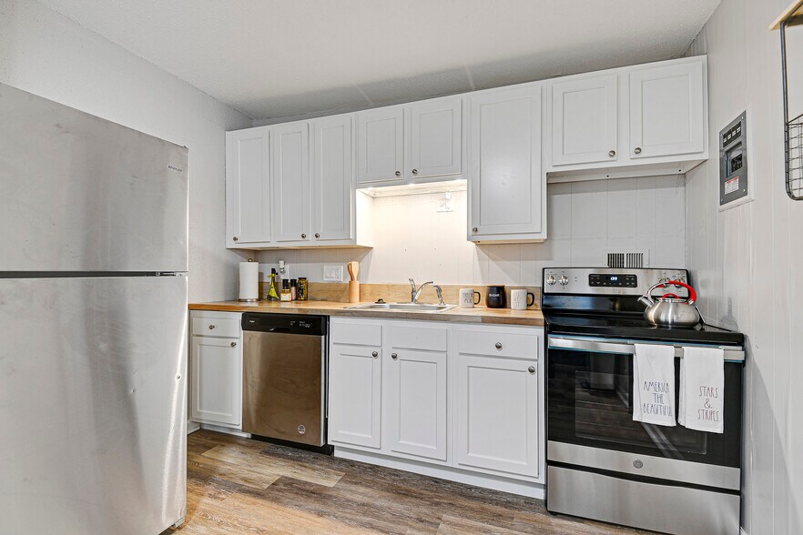 More Photos Of 2350 Ridge Ct, Lawrence Apartments For Sale