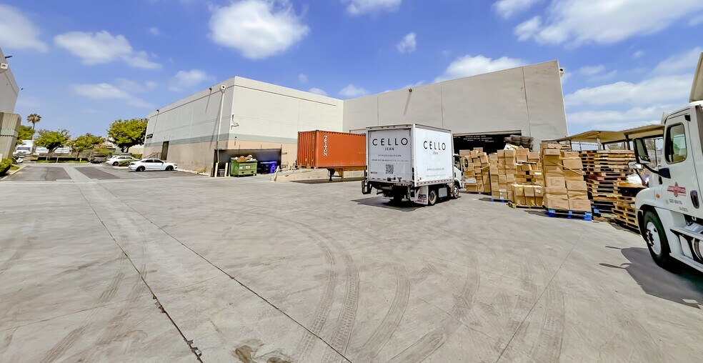 More Photos Of 7210 Dominion Cir, Commerce Warehouse For Lease