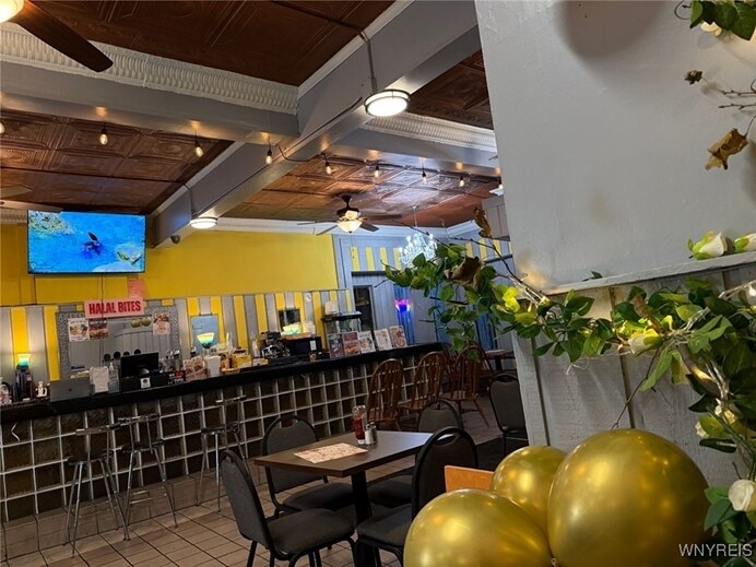More Photos Of 1701 Pine Ave, Niagara Falls Restaurant For Sale