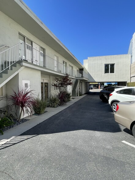 More Photos Of 2346 Westwood Blvd, Los Angeles Office For Lease