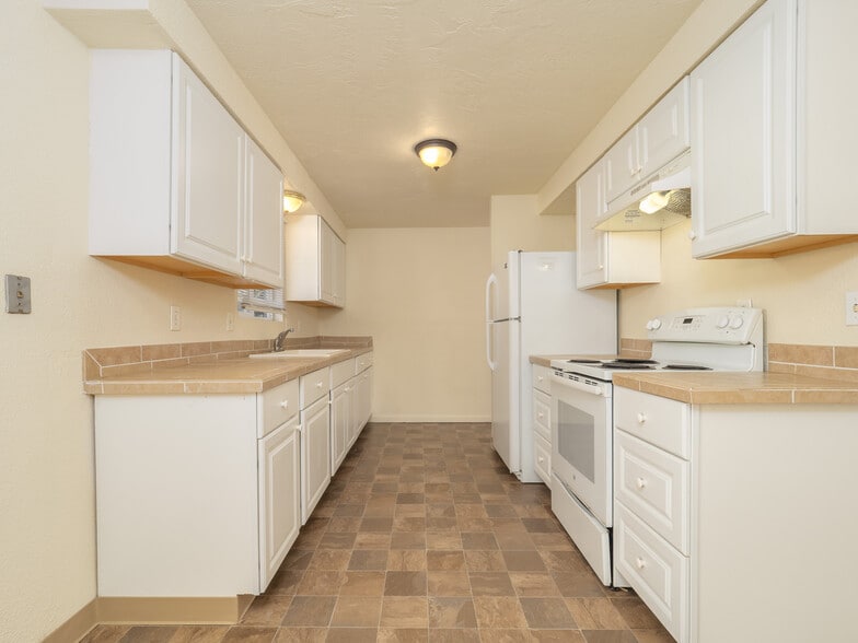 More Photos Of 1581 James St, Woodburn Multifamily For Sale