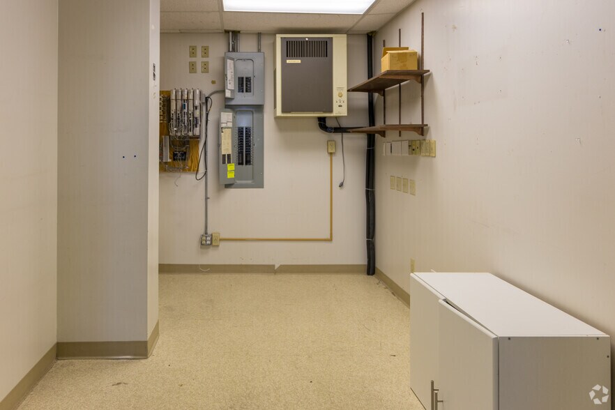 More Photos Of 347 Midway Blvd, Elyria Office For Lease