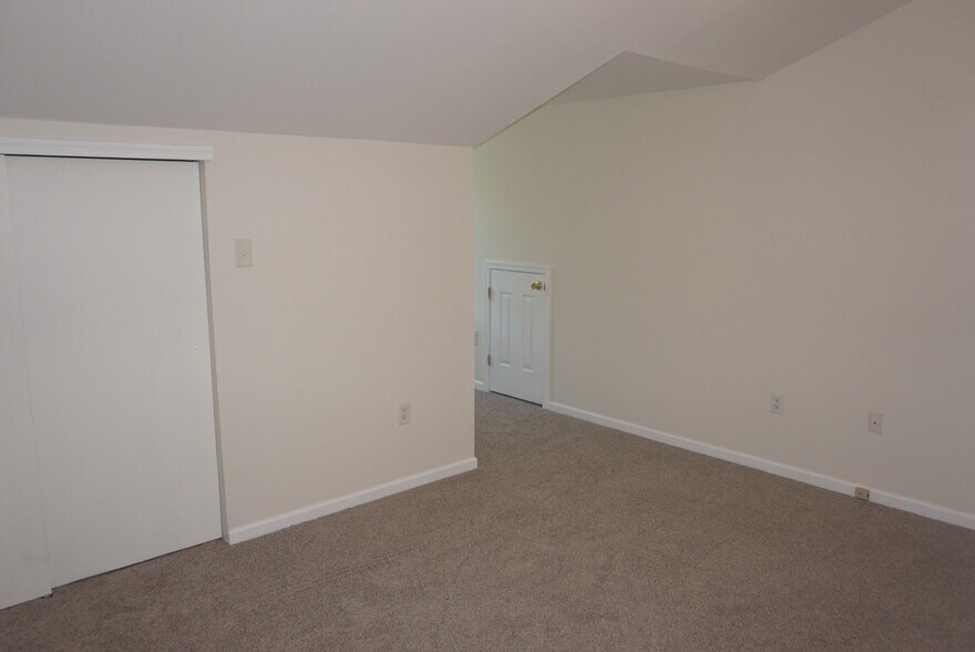 More Photos Of 3328 Huntingdon Pike, Huntingdon Valley Service For Sale