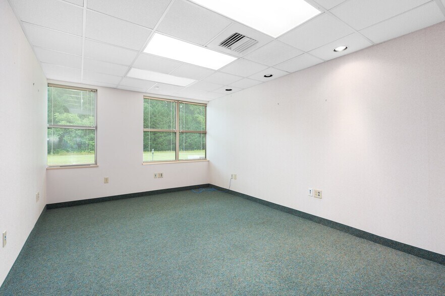 More Photos Of 15394 Kings Hwy, Montross Medical For Sale