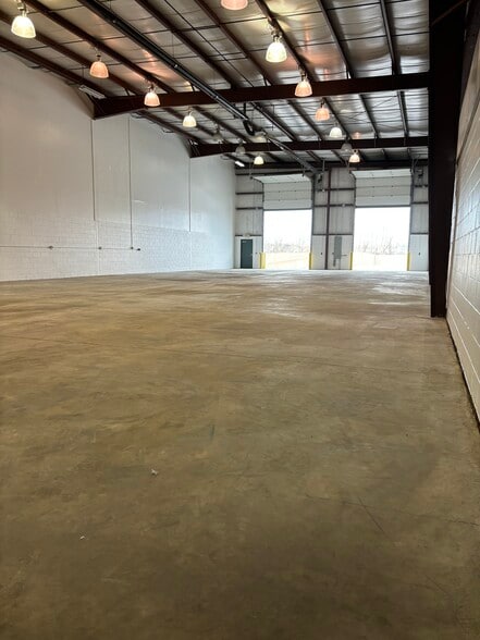 More Photos Of 12801 Silver Lake Rd, Brighton Manufacturing For Sale