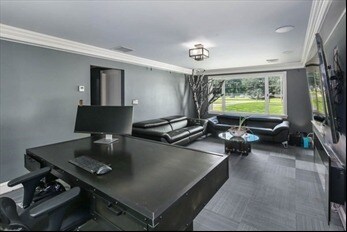 More Photos Of 538 Hartford Tpke, Shrewsbury Showroom For Sale