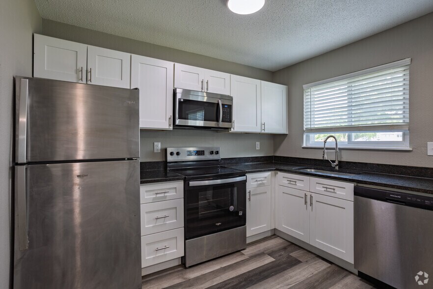 More Photos Of 4000 Archer Dr, East Moline Apartments For Sale