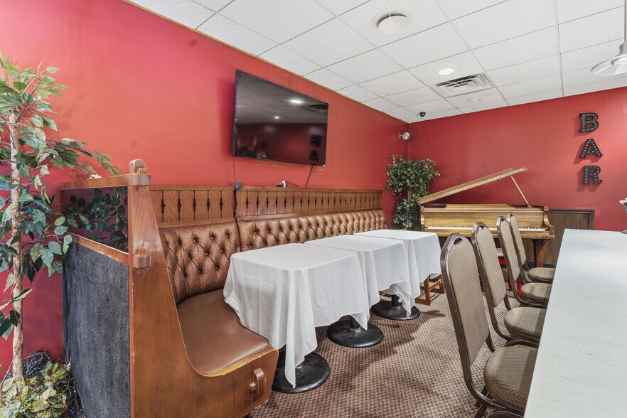 More Photos Of 4210 12th St NW, Canton Restaurant For Sale