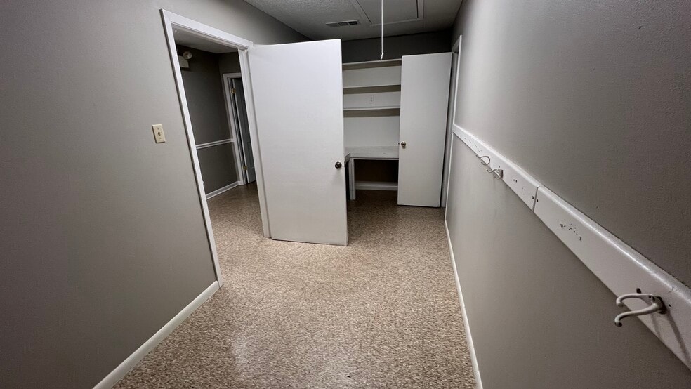 More Photos Of 501 S 1st St, Jacksonville Daycare Center For Lease